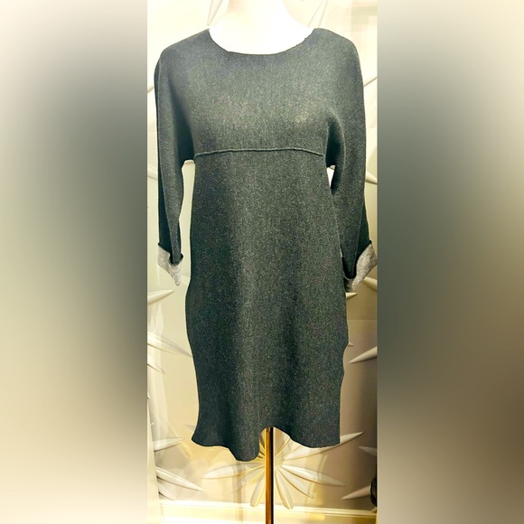 Tahari Tops - Tahari SZ S gray two toned sweater tunic top. Bust 38”/PTP 19”, waist 36”-38”